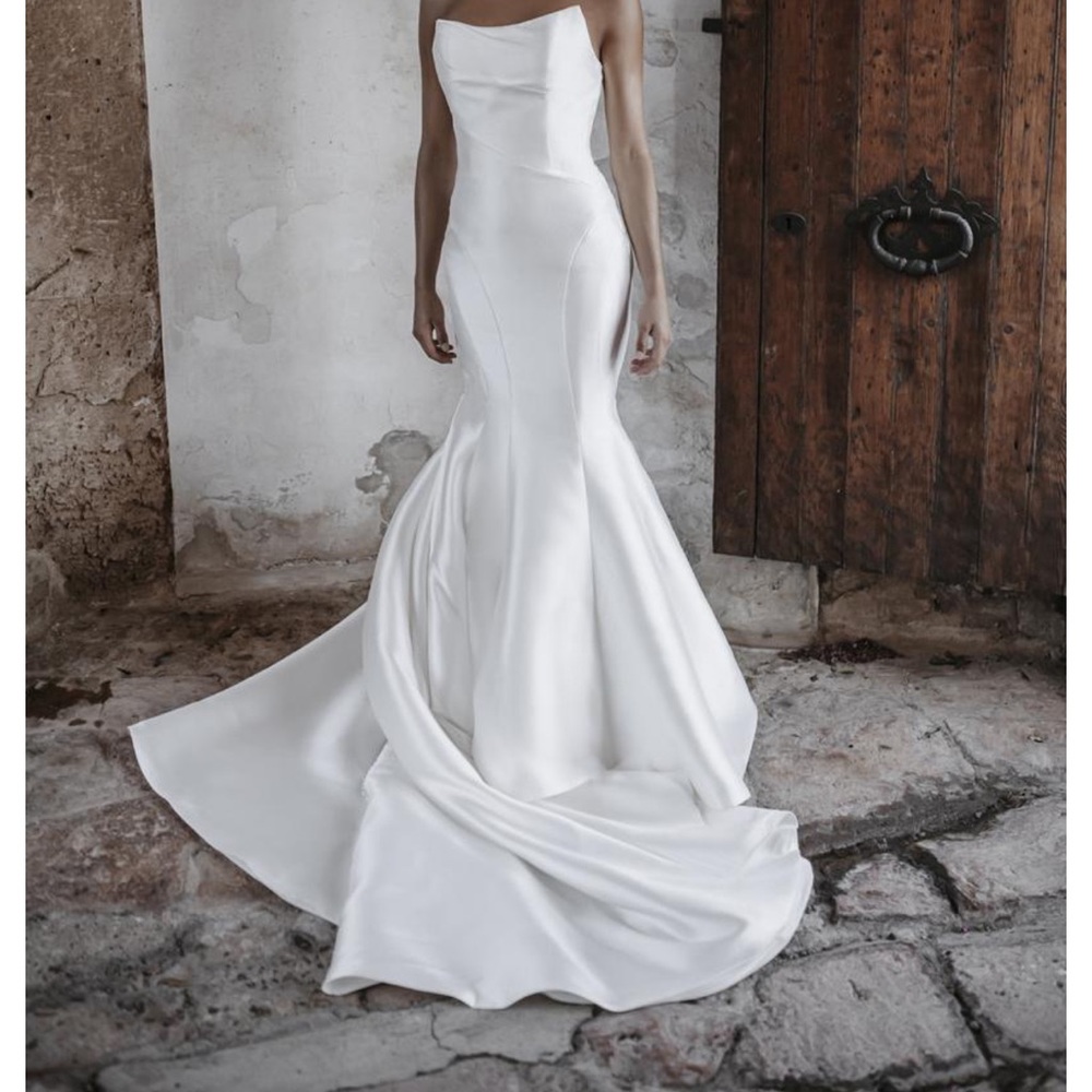 Allure Bridals Elegant White Wedding Dress